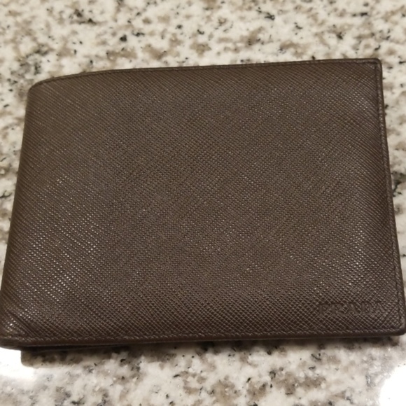 Prada wallet - Picture 1 of 4
